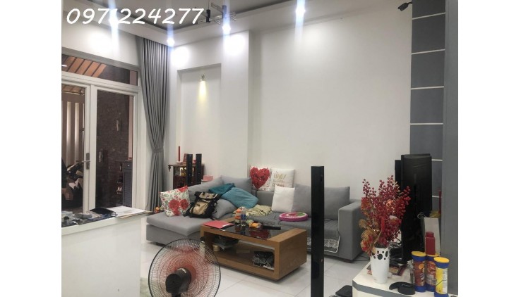 BÁN NHÀ CHÍNH CHỦ  ĐƯỜNG SỐ 17 LINH TÂY THỦ ĐỨC  78M2 4 TẦNG 4 PHÒNG NGỦ 4 VỆ SINH ,SHR ,HOÀN CÔNG ĐỦ ,XE HƠI NGỦ TRONG NHÀ 
GIÁ 8.9 TỶ